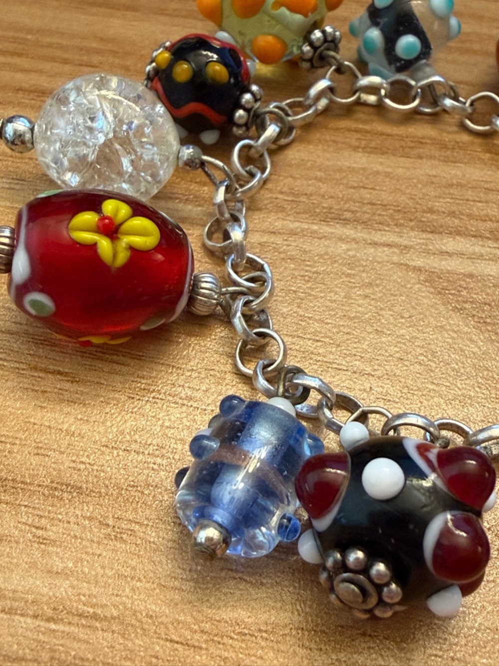 Amazing sterling silver art glass charm bracelet - Picture 3 of 12